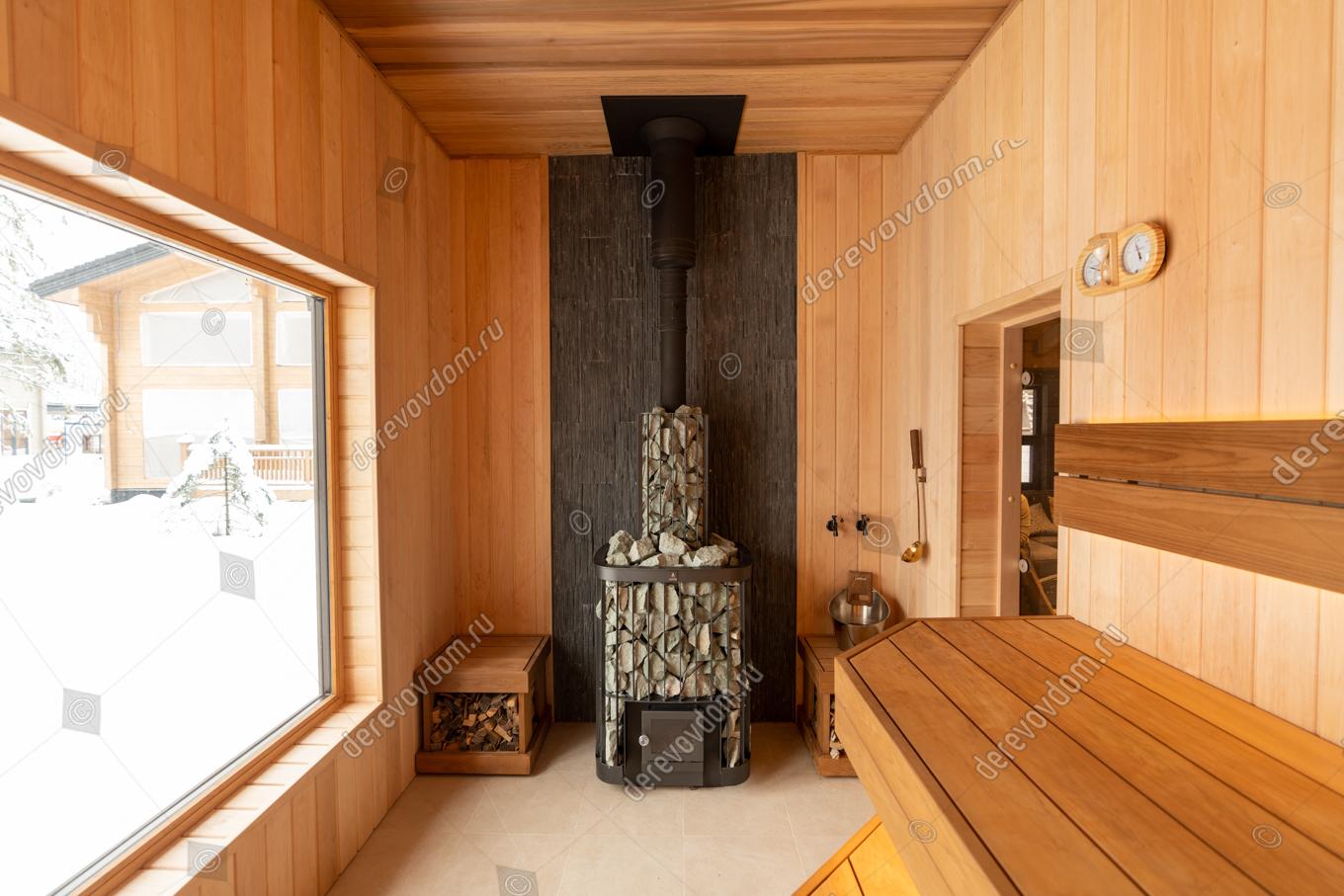 Панорамное окно в сауне