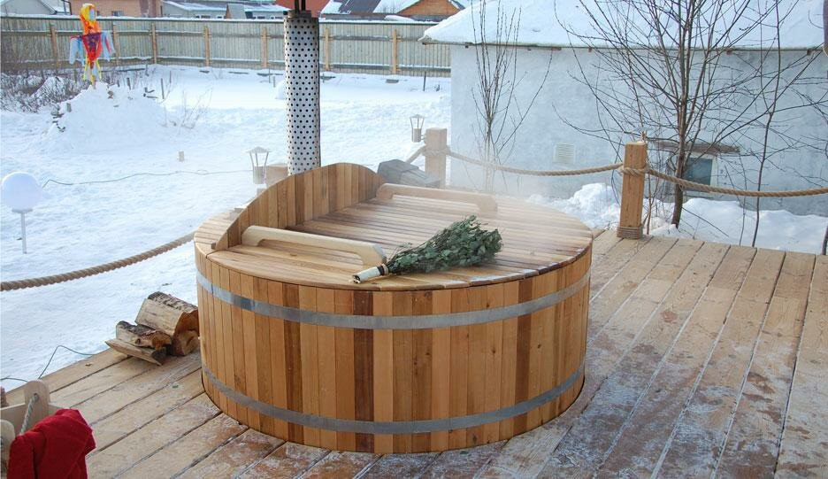 Уличная купель зимой